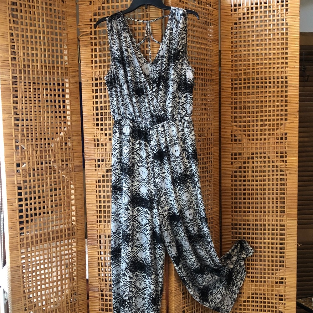 Elegant Black and White Patterned Pantsuit, Size Medium